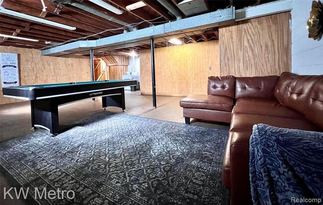 Building Photo - 26381 Osmun St