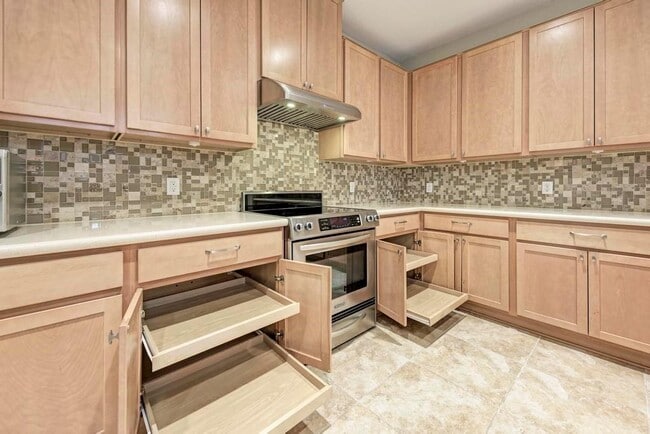 Building Photo - 2119 Howell Mountain Dr