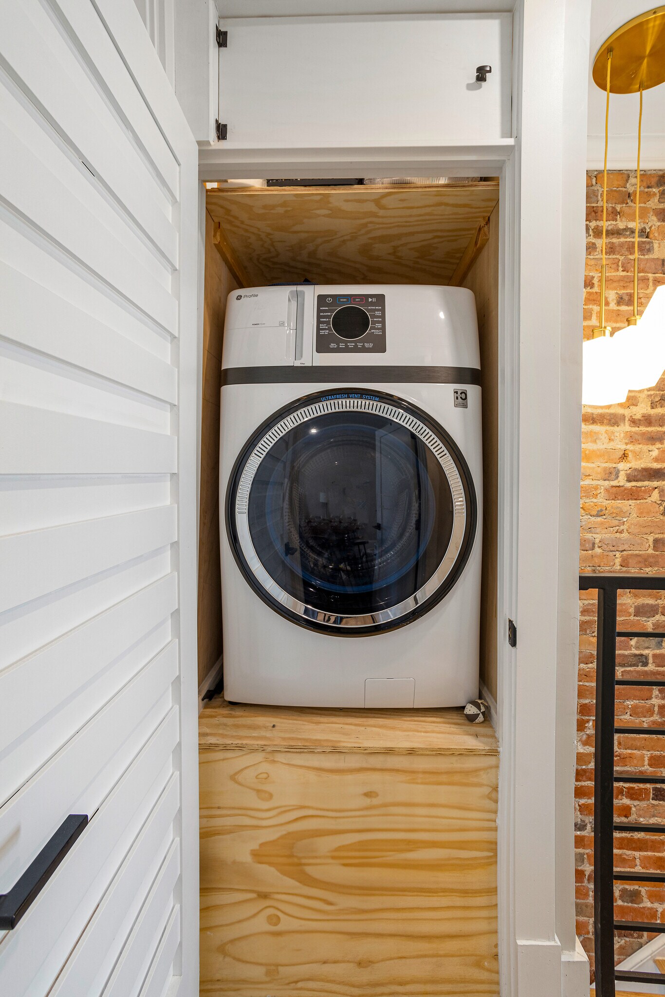 Full Size Washer/Dryer - 118 15th St NE