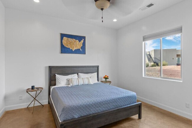 Building Photo - The Desert Jewel