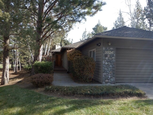 Building Photo - 3 Bed/2 Bath In River's Edge Community - G...