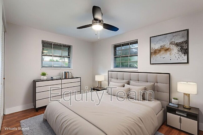 Building Photo - 722 Castro Ln