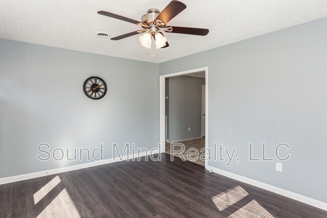 Building Photo - 704 Joyner St