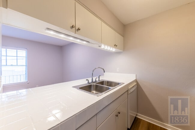 Building Photo - 7801 Shoal Creek Blvd