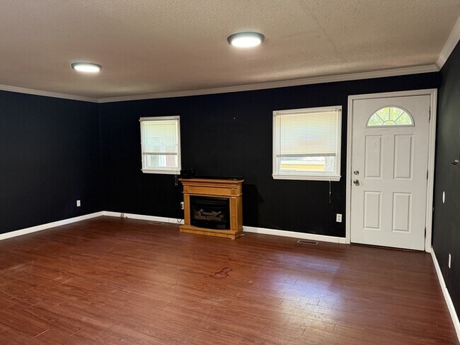 Building Photo - 5545 Old Winnsboro Rd