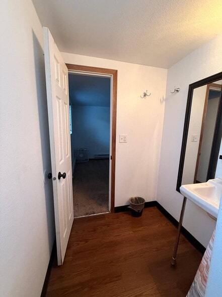 Bathroom - 1011 5th Ave SE