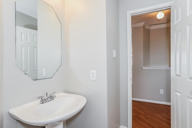 Building Photo - 4223 Pathway Ct