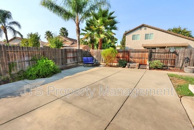 Building Photo - 3232 Balada Way