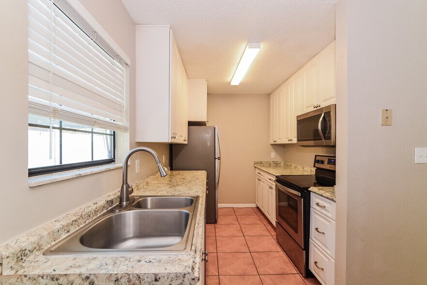 Building Photo - 515 Beechwood Ave