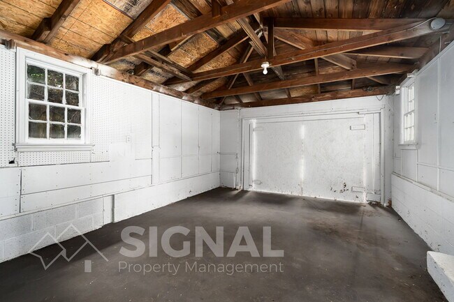 Building Photo - 2016 26th St Ensley