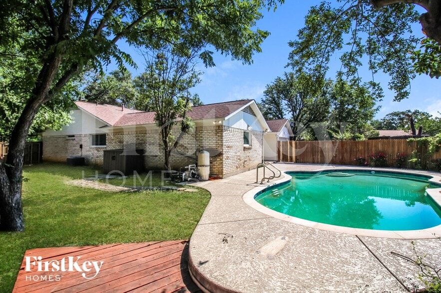 Building Photo - 1113 Wood Creek Cir