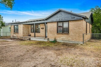 Building Photo - 3609 S Travis St