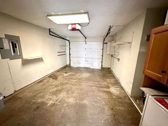 Building Photo - 130 Timberwood Ln