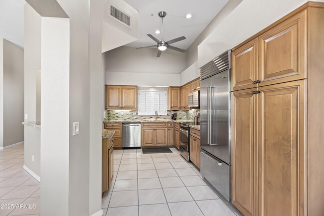 Building Photo - 7740 E Gainey Ranch Rd