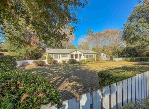 Building Photo - 514 Glenview Dr