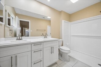 Building Photo - 15710 Thunderbay Dr
