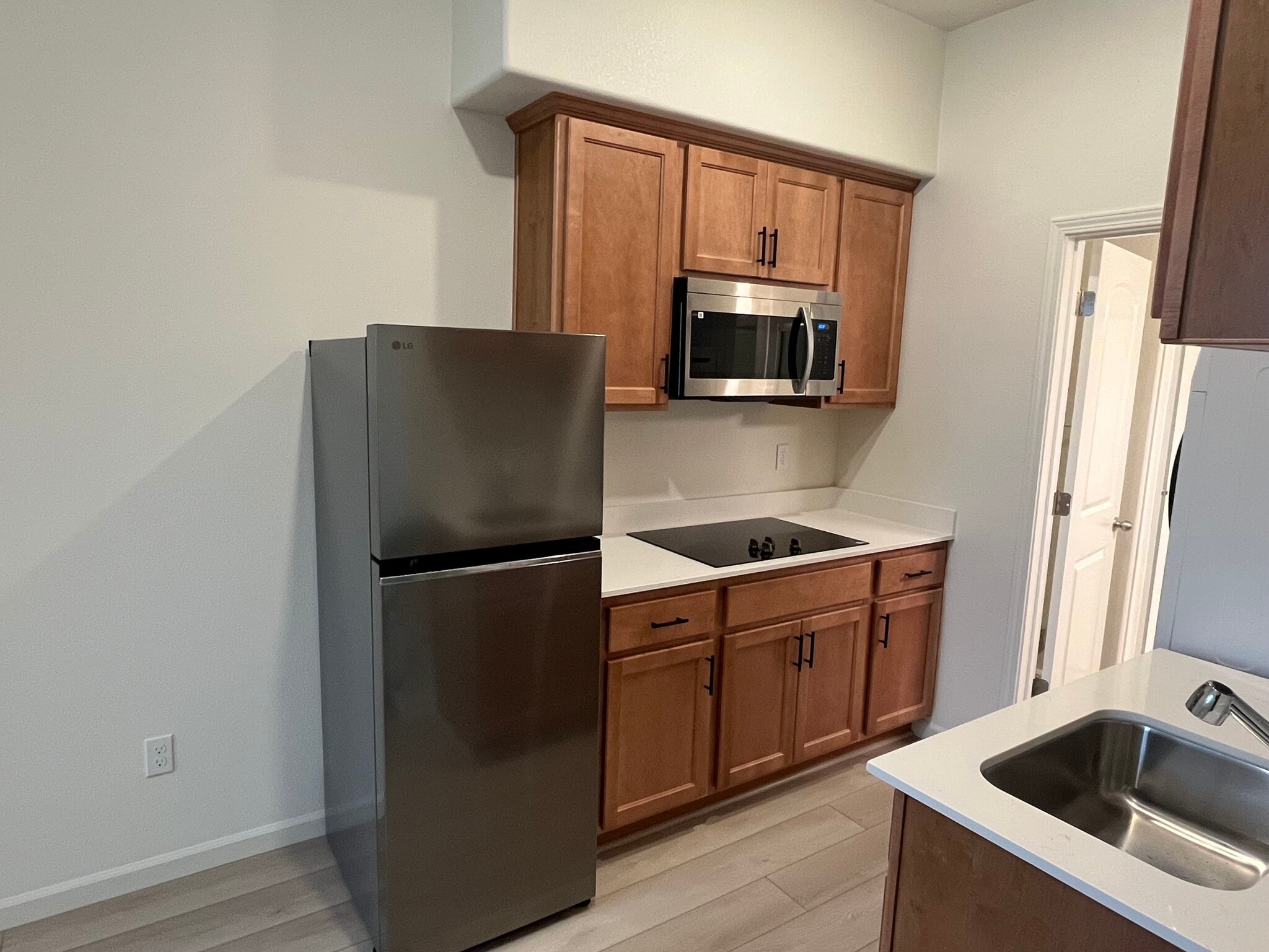 Kitchen - 3828 Norbridge Ave