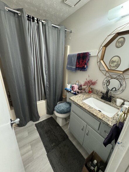 Building Photo - 5788 Sheldon Ct