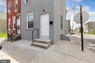 Building Photo - 410 Diamond St