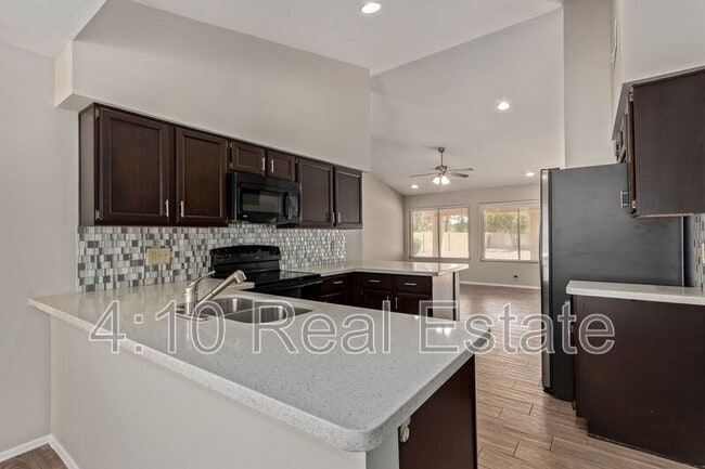 Building Photo - 2381 W Redwood Dr