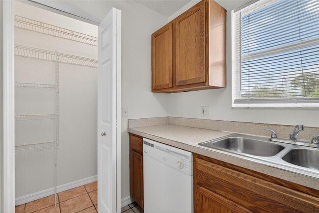 Building Photo - 170 Bowie Ln