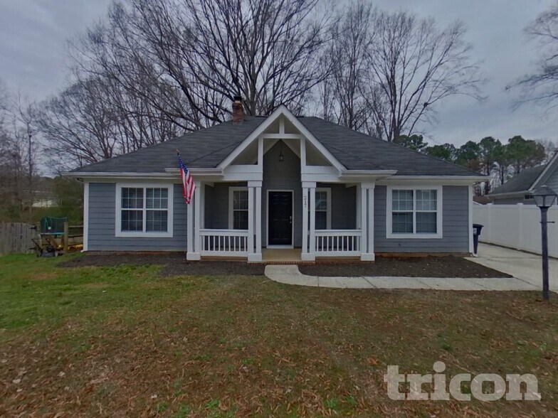 Building Photo - 217 Clear Springs Ct