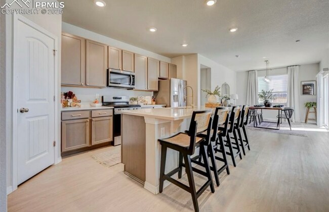 Building Photo - 10499 Rolling Peaks Dr
