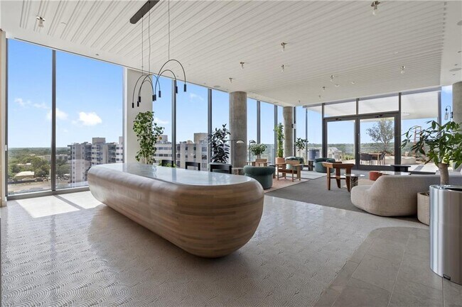 Building Photo - 44 East Ave