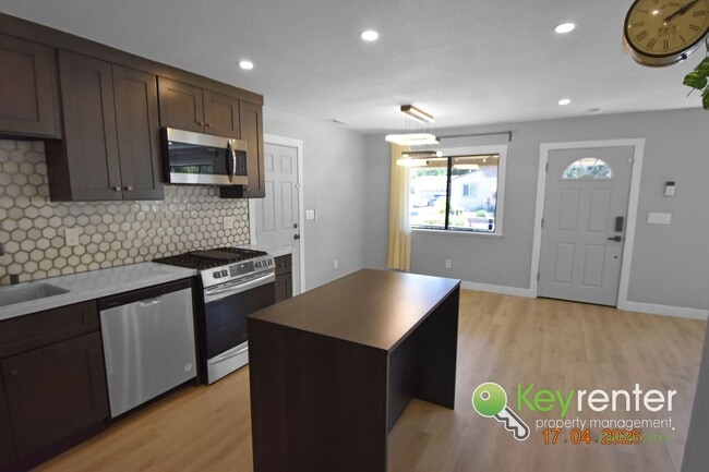Building Photo - Renovated 4 Bedroom Home with Gourmet Kitchen & Lush Backyard in Concord