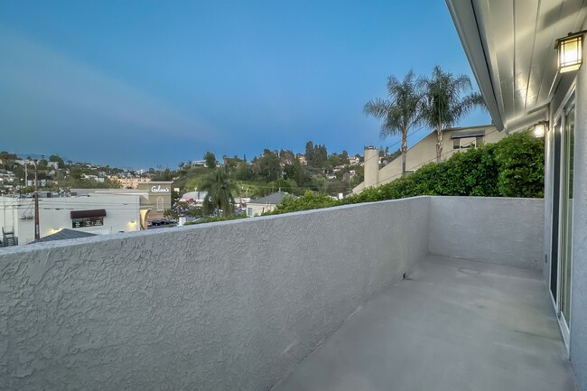 Building Photo - 2749 Griffith Park Blvd
