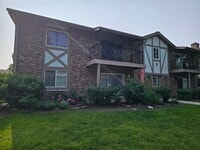 Building Photo - 9S120 Lake Dr