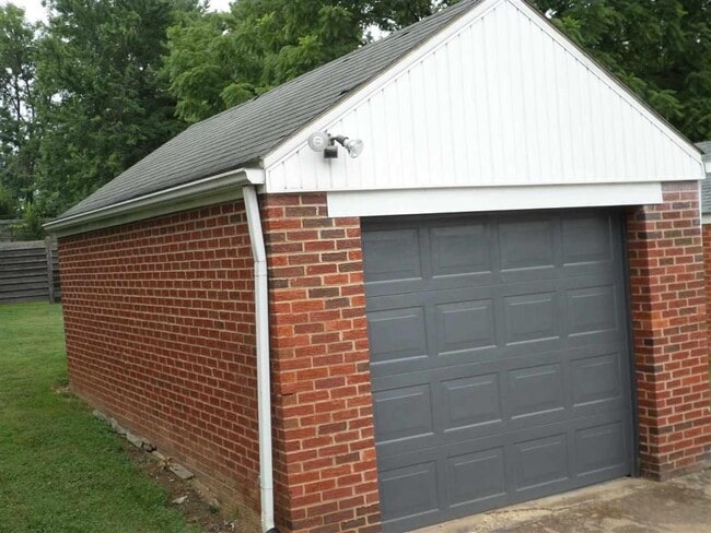 Building Photo - Great house very close to JMU!