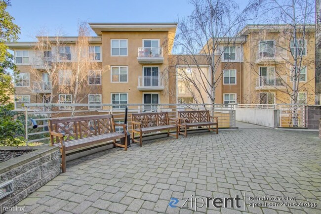 Primary Photo - 1 br, 1 bath Condo - 301 Crescent Court, S...