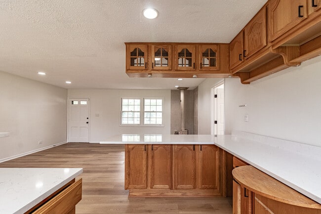 Building Photo - 1075 Aspen Dr