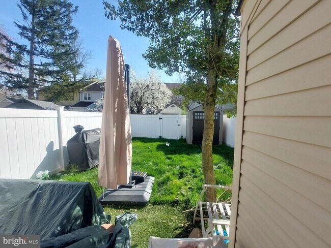 Building Photo - 1110 Sheffield Ct