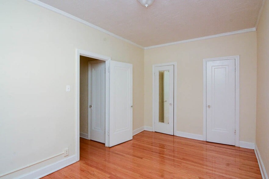 Building Photo - 541 W Arlington Pl