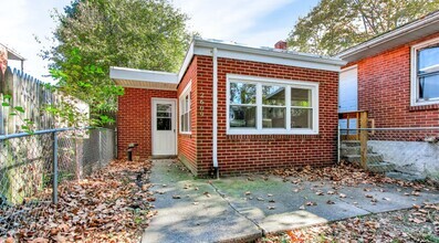 Building Photo - Coming in February! Cozy two bedroom in up...