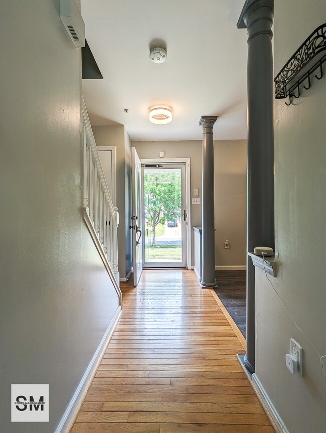 Building Photo - 7904 Birdsong Dr