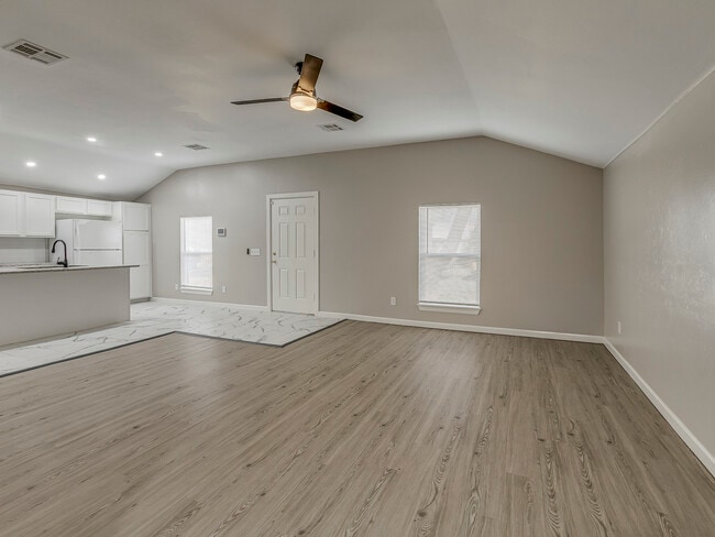 Building Photo - 1136 NW 99th St