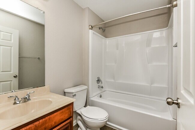 Building Photo - 1005 Red Cedar Way