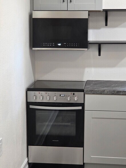 Building Photo - 5034 2nd Ave S