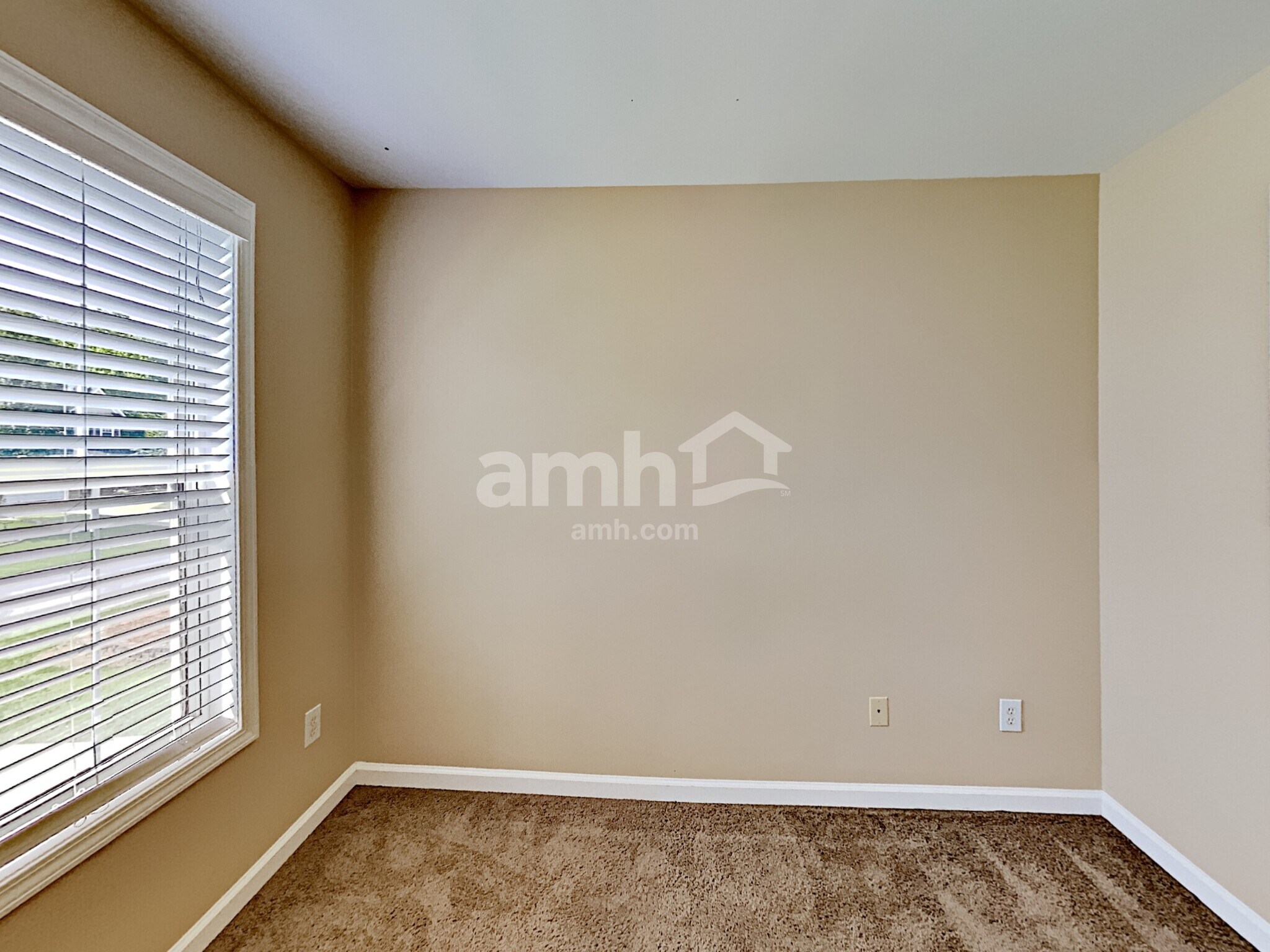 Building Photo - 710 Ridgewood Way