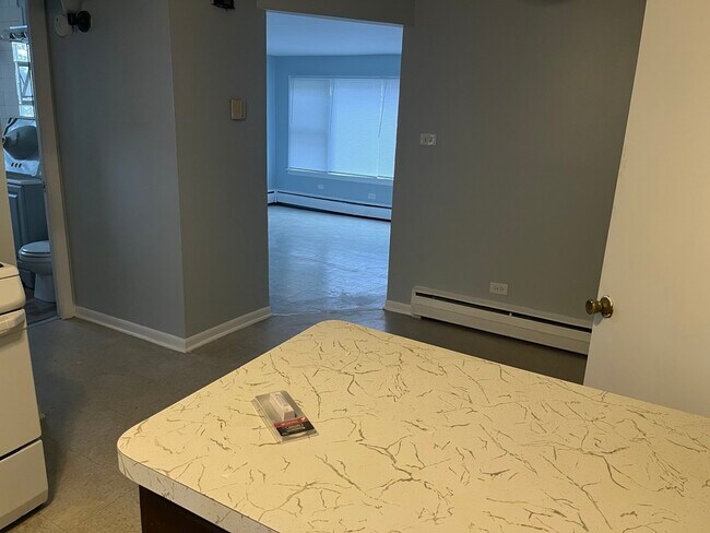 Building Photo - 13940 S Edbrooke Ave