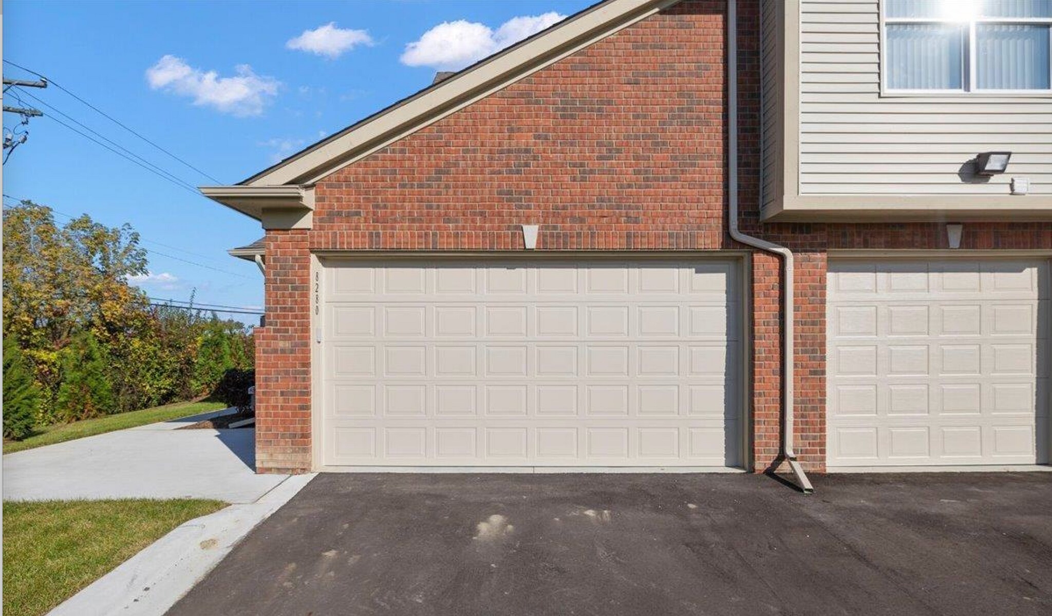 Building Photo - 8280 Heywood Cir
