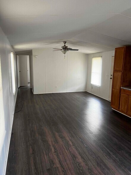 Building Photo - 6858 NE 2nd Loop