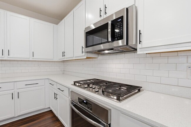 Building Photo - 2263 S Henry Ln