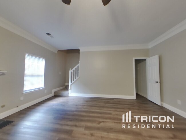 Building Photo - 4550 Talon Way