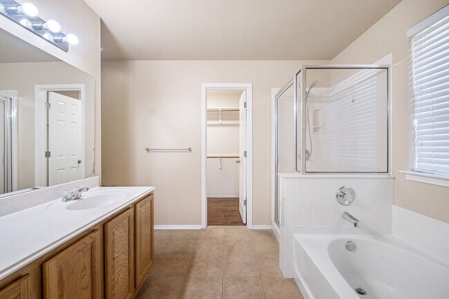 Building Photo - 3 Bedroom, 2 Bath Home in the Village of Berry Creek