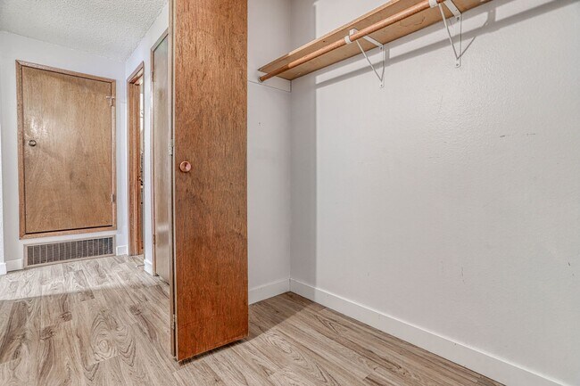 Building Photo - 310 NE 85th St