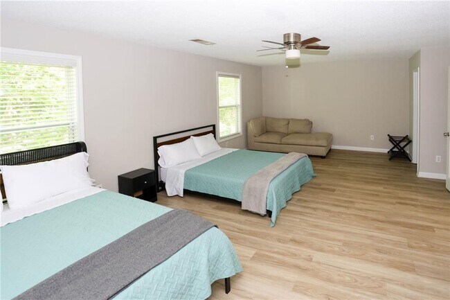 Building Photo - 7116 Blairs View Dr